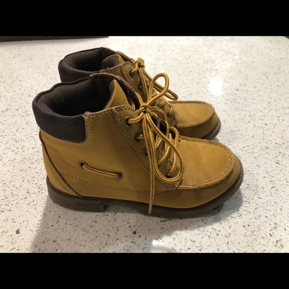 Children’s place boys boots size 12 - Picture 2 of 4